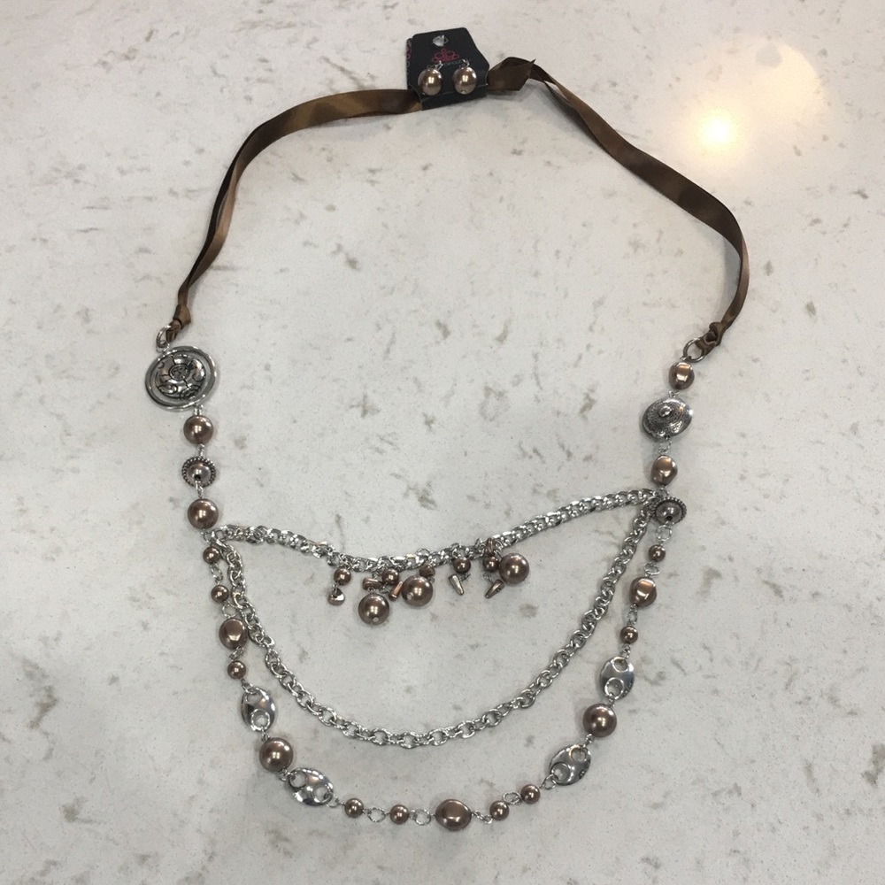 NWT Paparazzi Necklace & Earring Set